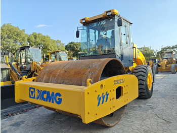 Rouleau compresseur XCMG XS223J