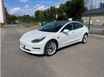 Berline TESLA