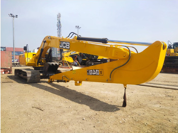 Pelle sur chenille JCB