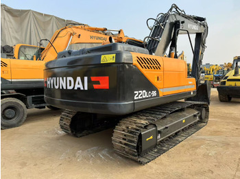 Pelle sur chenille HYUNDAI