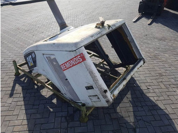 Frame/ Châssis Cat 950H - Engine hood/Motorhaube/Motorkap: photos 3
