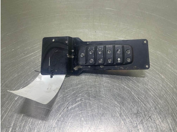 Cabine et intérieur MECALAC