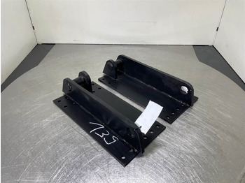 Attache rapide pour Engins de chantier Terex TL/SKL/SKS - Adapter plate/Adapterplatte/Aanlasoor: photos 2 Attache rapide pour Engins de chantier Terex TL/SKL/SKS - Adapter plate/Adapterplatte/Aanlasoor: photos 2