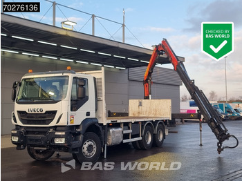 Camion plateau IVECO Trakker