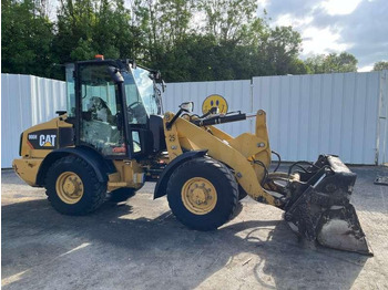 Chargeuse sur pneus CATERPILLAR 906H