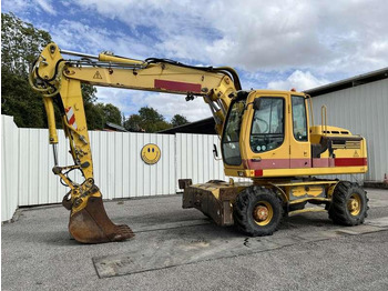 Pelle sur pneus LIEBHERR A 900