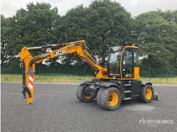 Pelle sur pneus JCB