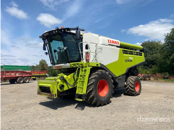 Broyeur/ Épareuse 2018 Claas Lexion 750 with header and header trailer Combine Harvester: photos 2