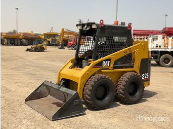 Mini chargeuse CATERPILLAR 226