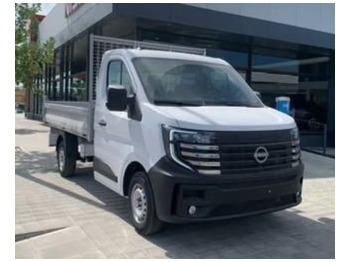 Camion benne NISSAN