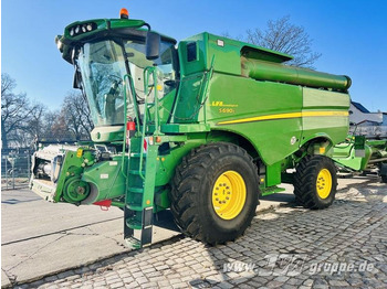 Moissonneuse-batteuse JOHN DEERE S690
