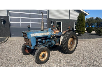 Tracteur agricole Ford 3000: photos 2