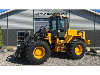Chargeuse sur pneus JCB 426