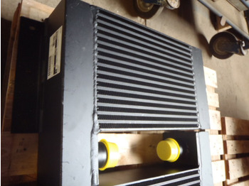 Intercooler pour Engins de chantier neuf New Holland 6914286: photos 2 Intercooler pour Engins de chantier neuf New Holland 6914286: photos 2