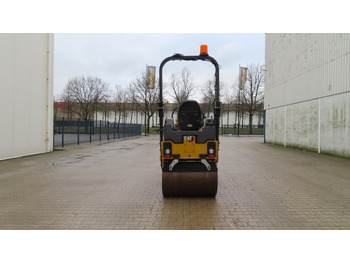 Rouleau compresseur Caterpillar CB 2.5 GC: photos 3
