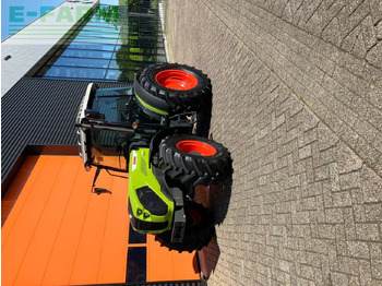 Tracteur agricole CLAAS Axos