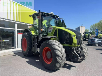 Tracteur agricole CLAAS Axion 920
