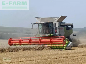 Moissonneuse-batteuse CLAAS