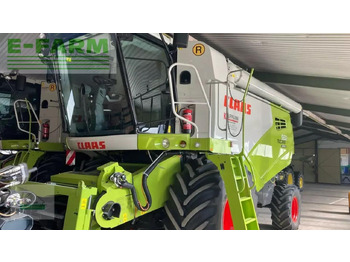 Moissonneuse-batteuse CLAAS Tucano 560