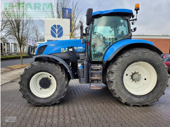 Tracteur agricole NEW HOLLAND T7.220