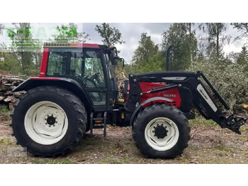 Tracteur agricole VALTRA