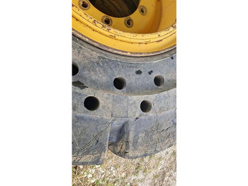 Pneu Big Vollgummi Räder 20,5 x 25 mit Volvo Felgen: photos 4 Pneu Big Vollgummi Räder 20,5 x 25 mit Volvo Felgen: photos 4