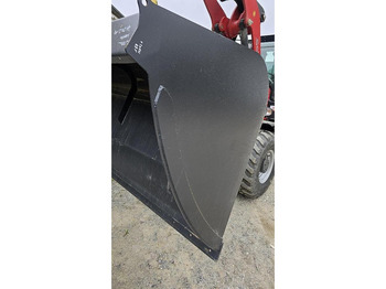 Godet neuf Big Volumenschaufel 250 cm mit Kramer / Claas Scorpion Aufnahme: photos 3 Godet neuf Big Volumenschaufel 250 cm mit Kramer / Claas Scorpion Aufnahme: photos 3