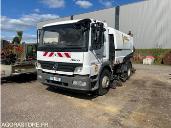 Balayeuse de voirie MERCEDES-BENZ SK
