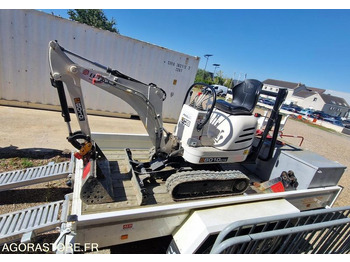 Mini pelle JCB