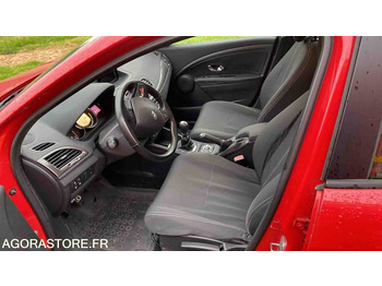 Voiture RENAULT MEGANE 309707kms - 2013: photos 5 Voiture RENAULT MEGANE 309707kms - 2013: photos 5