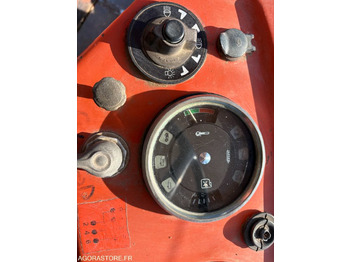 Tracteur agricole TRACTEUR AGRICOLE RENAULT 421: photos 3