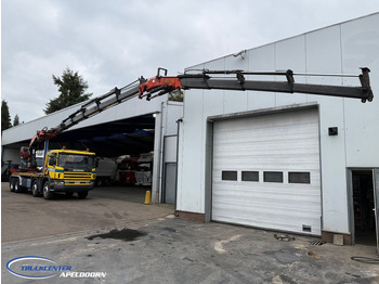 Camion grue SCANIA P124