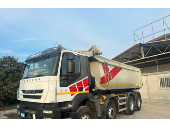 Camion benne IVECO Trakker