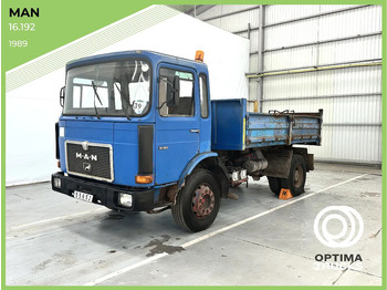 Camion benne MAN