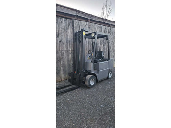 Chariot élévateur CLARK - DPM 20 SB - 1990 - FORKLIFT: photos 3 Chariot élévateur CLARK - DPM 20 SB - 1990 - FORKLIFT: photos 3