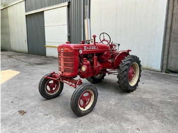 Tracteur agricole