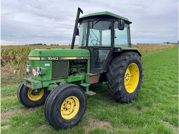 Tracteur agricole JOHN DEERE 1640