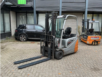 Chariot élévateur STILL RX20