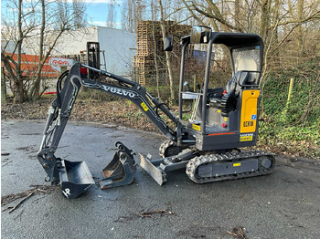 Mini pelle VOLVO ECR18