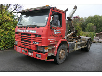Camion ampliroll SCANIA P93