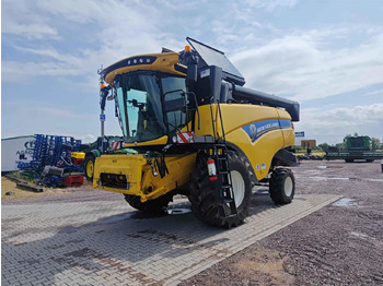 Moissonneuse-batteuse NEW HOLLAND CX series