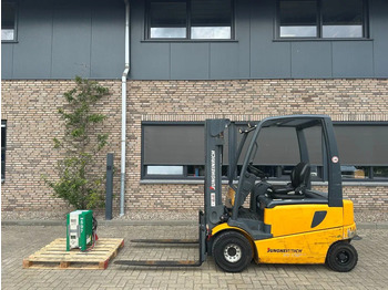 Chariot élévateur électrique JUNGHEINRICH EFG 425