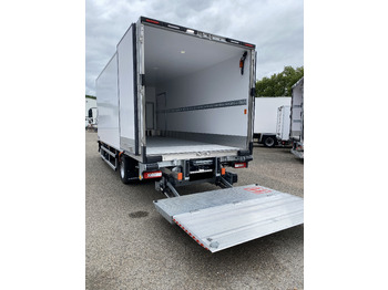 Camion frigorifique pour transport de la nourriture neuf RENAULT D 12: photos 5