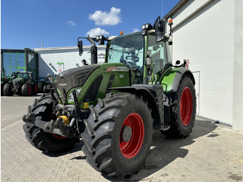Tracteur agricole FENDT 718 Vario