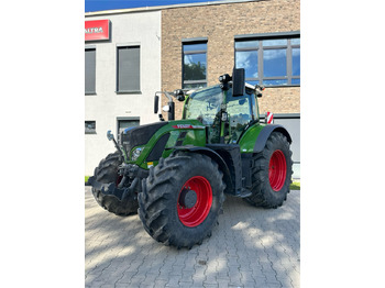 Tracteur agricole FENDT 724 Vario
