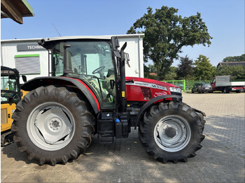 Crédit-bail de Massey Ferguson 5712M 4WD Cab Essential Massey Ferguson 5712M 4WD Cab Essential: photos 1 Crédit-bail de Massey Ferguson 5712M 4WD Cab Essential Massey Ferguson 5712M 4WD Cab Essential: photos 1
