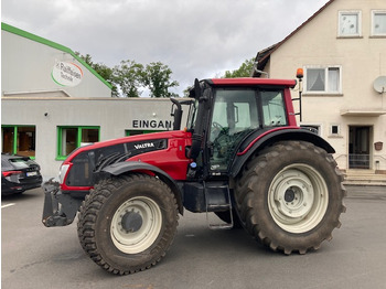 Tracteur agricole VALTRA T173