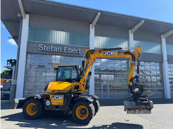 Pelle sur pneus JCB