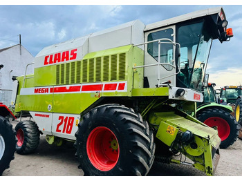 Moissonneuse-batteuse CLAAS Mega