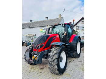 Tracteur agricole VALTRA T194